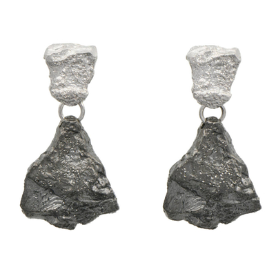 Серьги Sassi подвесные на пусете из серебра 925 с покрытием черным и белым родием, Цвет: серебристо-черный, фото