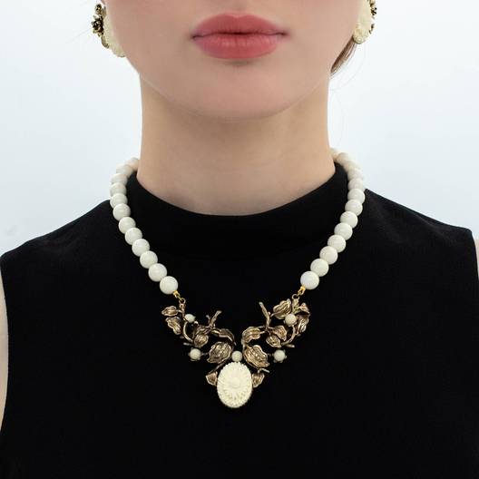 Колье Орника из бронзы и смолы, фотография, изображение № 2 — Stile.me
