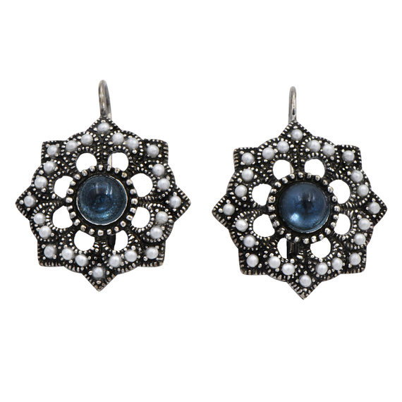 Серьги Stile antico из серебра 925 с микрожемчугом и кабашоном из стекла, фото