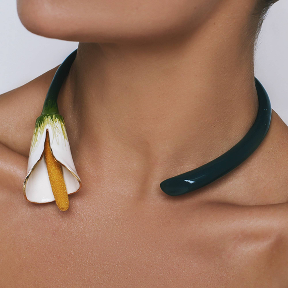 Колье Calla из латуни с эмалью и покрытием желтым золотом, фото